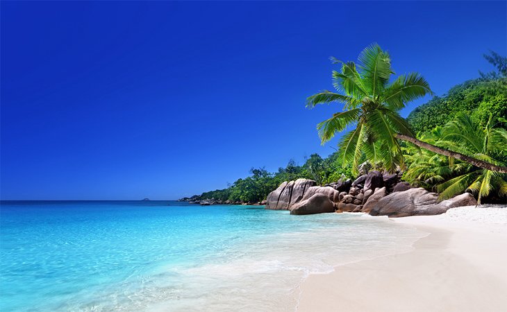 seychelles-in-pictures-most-beautiful-places-to-visit-praslin-island